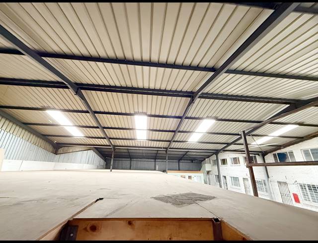 1,256M² WAREHOUSE TO LET IN WADEVILLE